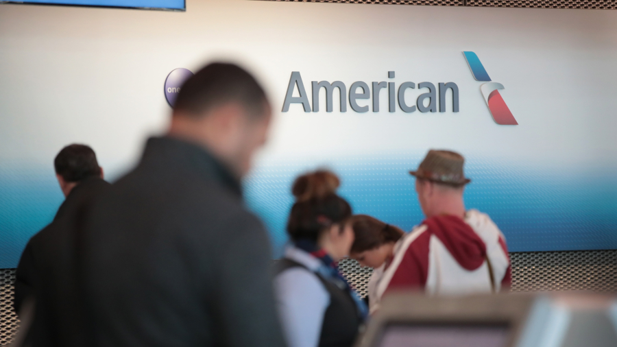 American Airlines Flight Attendant Dies of COVID-19