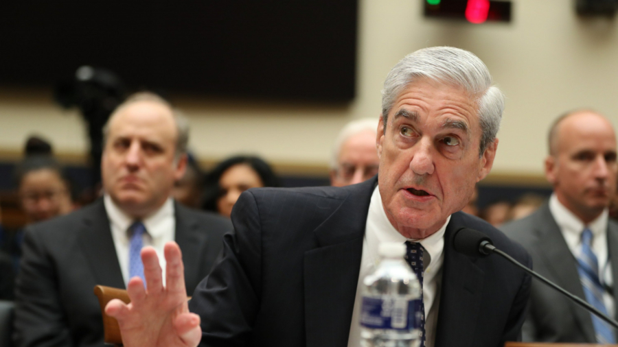 Mueller Corrects Testimony on Why Trump Wasn’t Charged With Obstruction