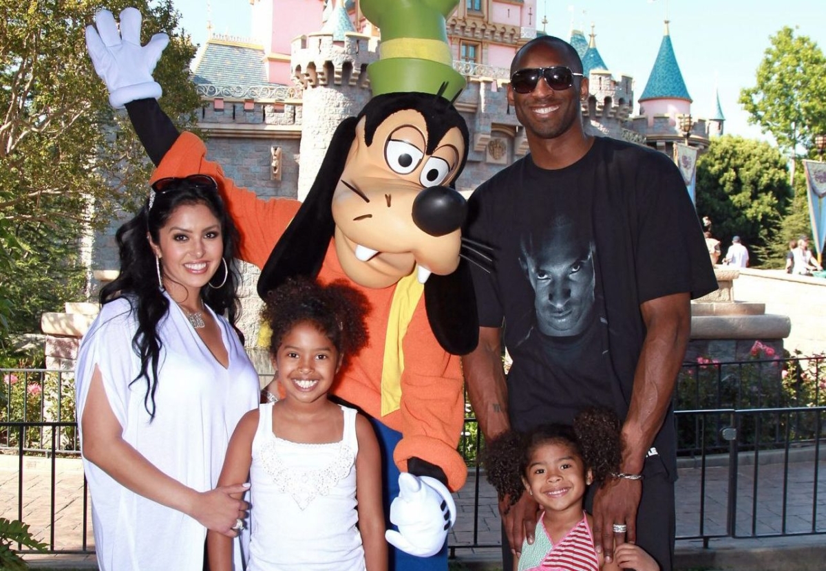 Kobe family in Disneyland