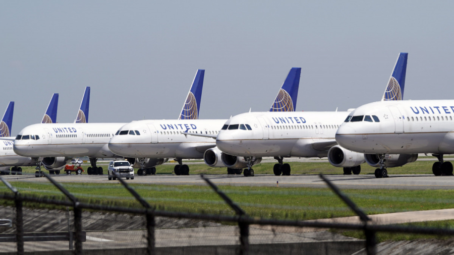 Delta, American Join United in Dropping Most US Change Fees
