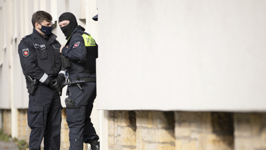 German Police Raid Homes of 4 Men Linked to Vienna Attacker