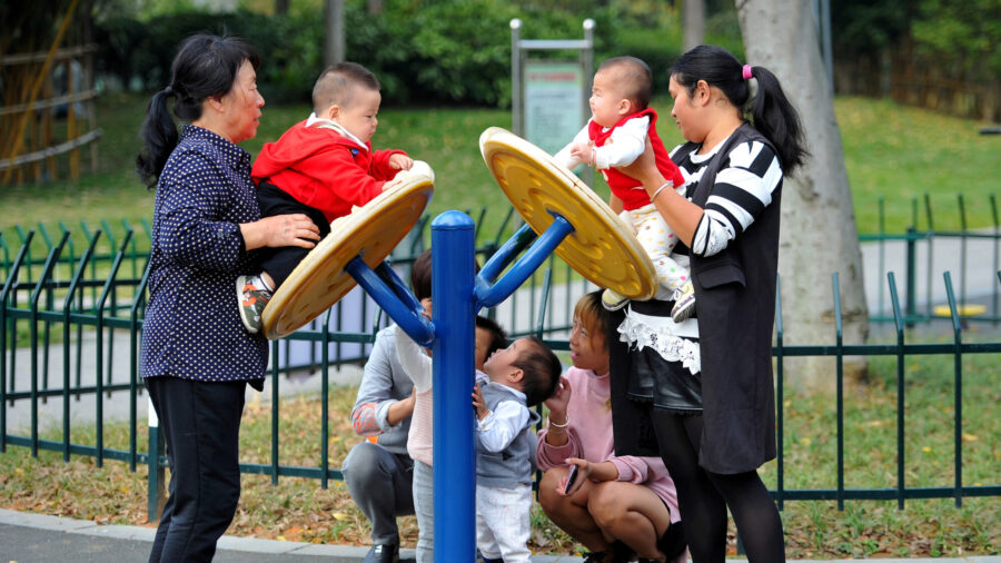 China’s Population May Shrink Fast in Reality, Expert Says
