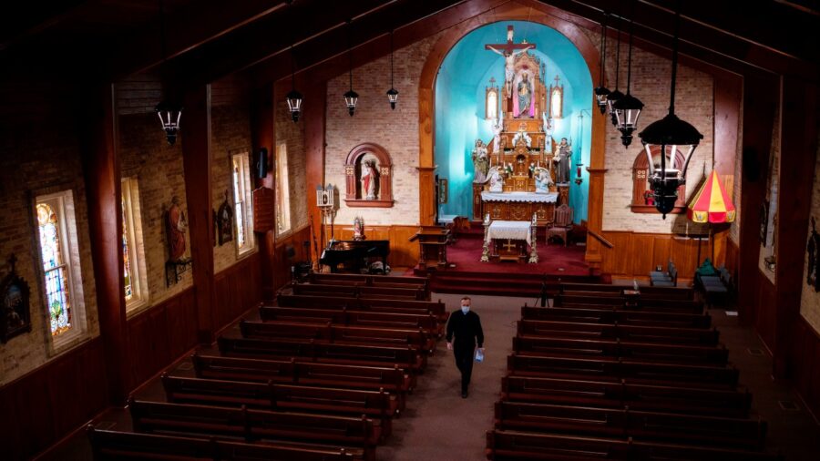 New Mexico Restores Indoor Worship Services to Maximum Capacity