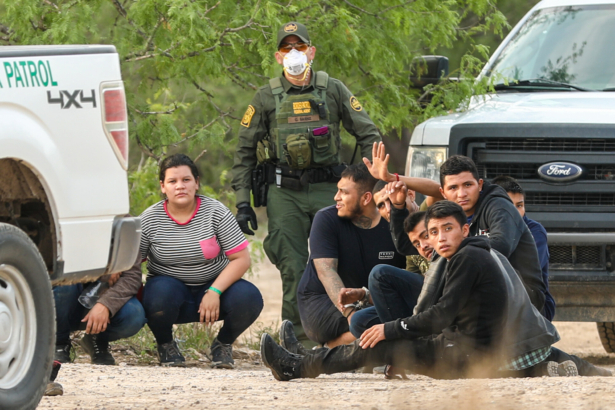 Border Patrol apprehends illegal immigrants 