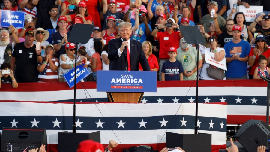 Trump at Ohio Rally: ‘Wonderful Kids’ Endangered by ‘Stupid’ Border Policies