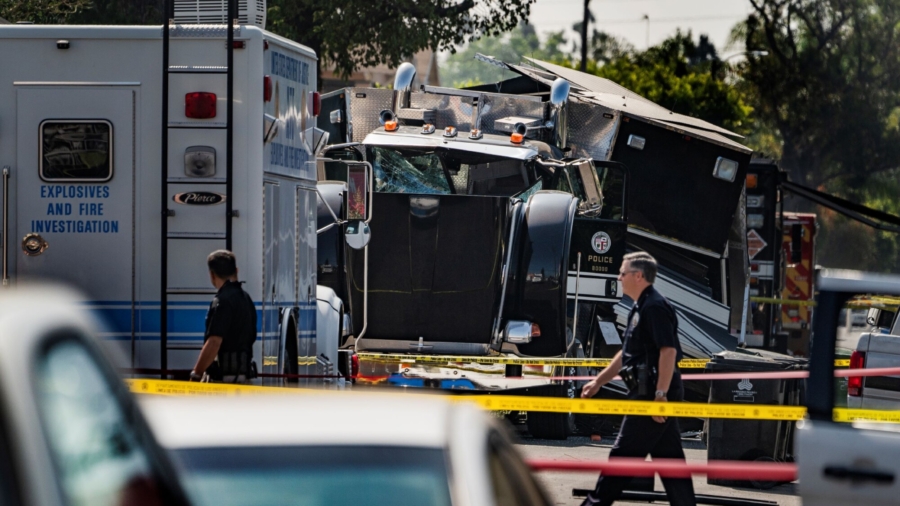 Chief: Bomb Squad Caused Los Angeles Fireworks Explosion