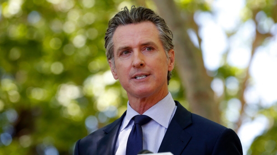 California Governor Signs Laws Aimed at Ensuring Access to Abortion