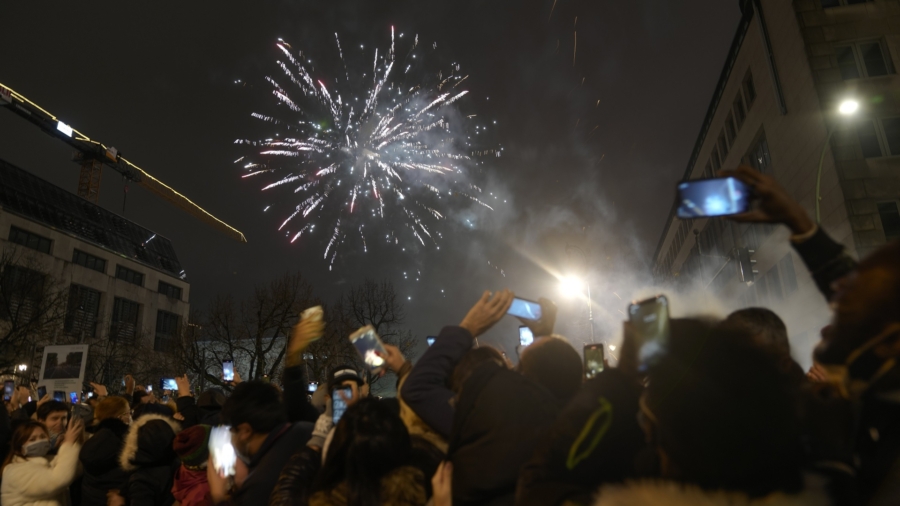 New Year’s Eve Fireworks Kill Men in Germany, Austria