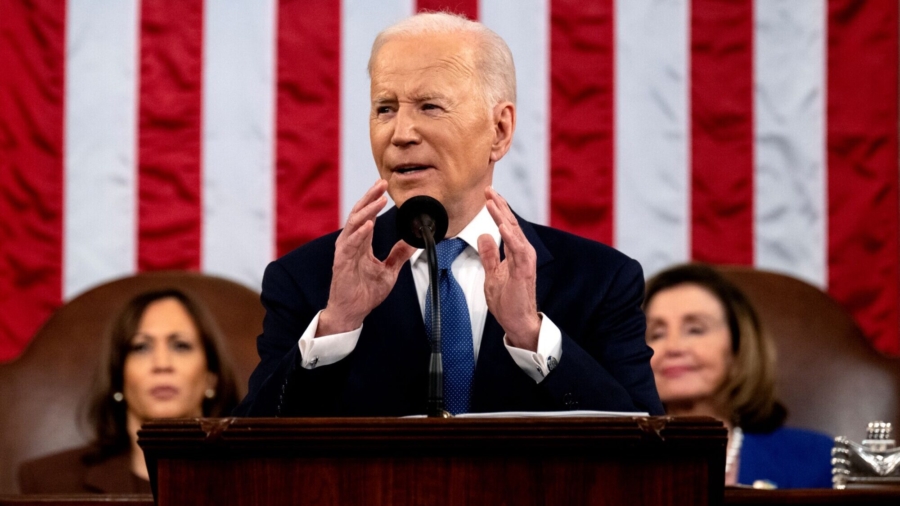 US Will Bar Russian Planes from American Airspace: Biden