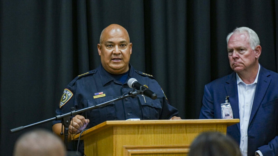 Uvalde Schools’ Police Chief Resigns From City Council